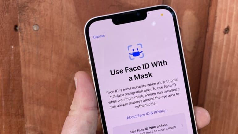 Beta verze iOS 15.4 umí odemknout Face ID i s rouškou