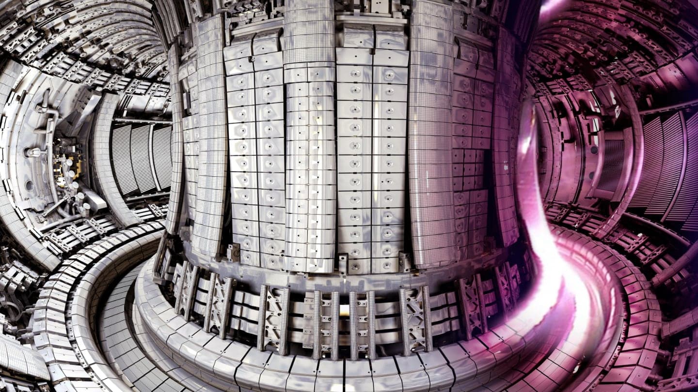 Tokamak fúzní reaktor