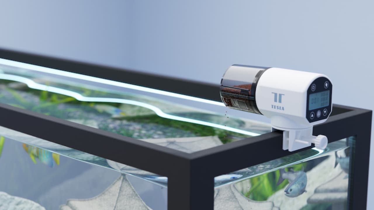 Tesla Smart Fish Feeder se hodí na jakékoliv akvárium