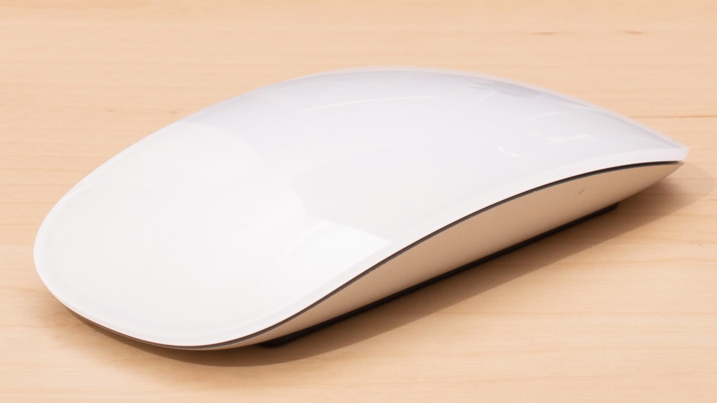 Apple Magic Mouse není příliš ergonomická | foto: RTINGS