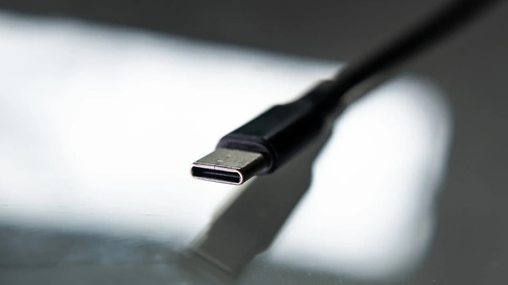 USB-C kabel | foto: PCMag