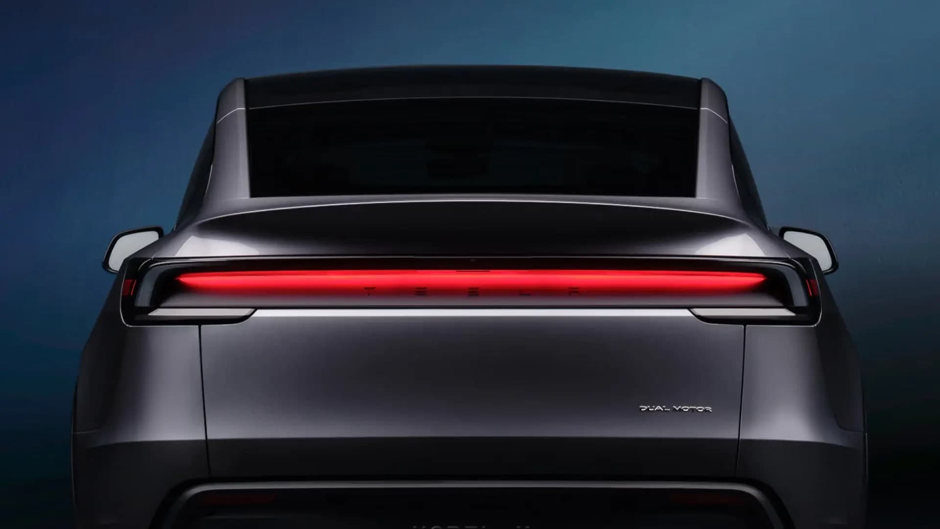 Tesla Model Y (2025) zezadu | foto: Tesla
