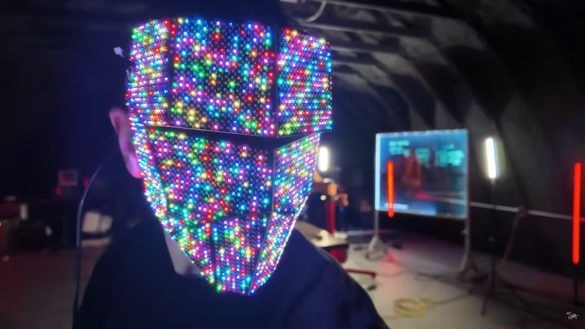 3 000 diod na obličeji. Tato maska vám zcela změní tvář