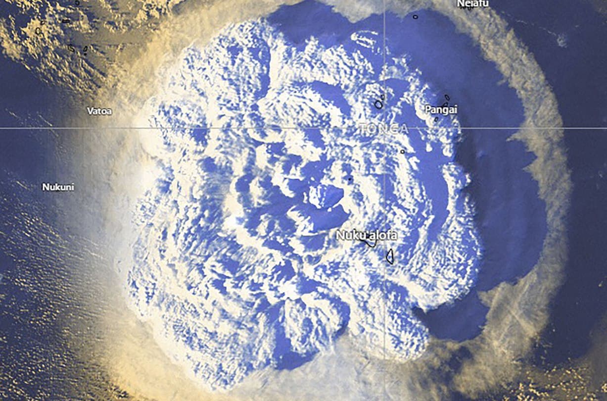 Erupce z ptačí perspektivy