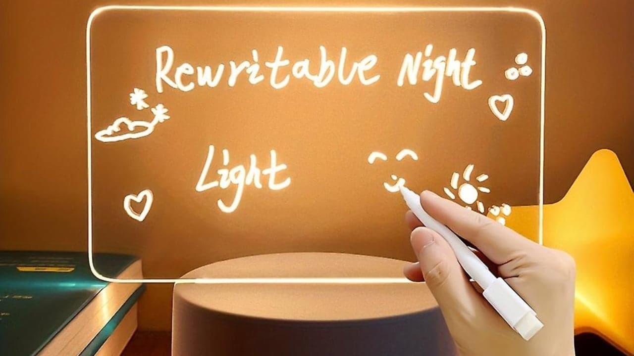 Noční lampička a poznámkovník v jednom