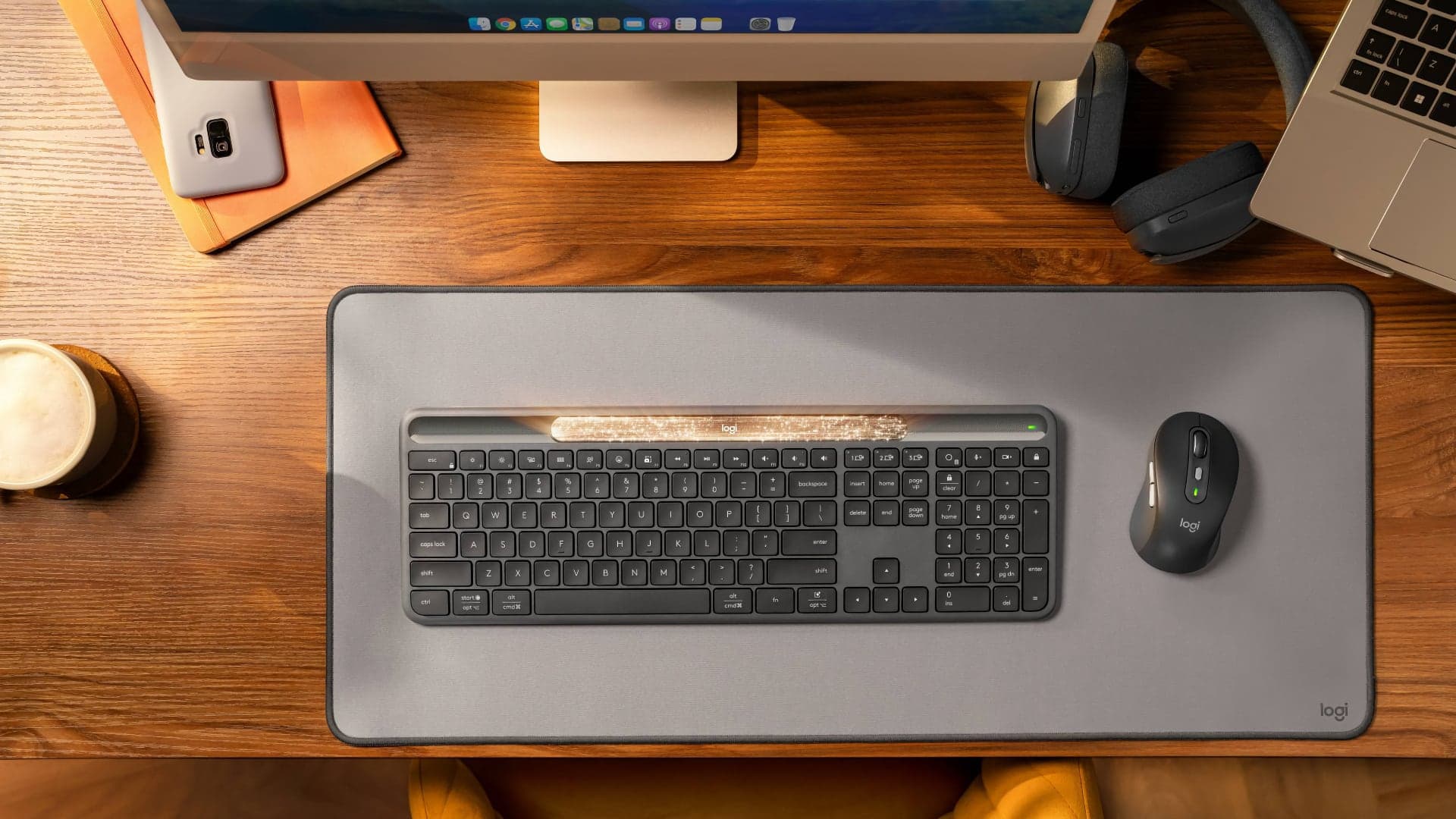 Solární klávesnice Signature Slim Solar+ K980 | Zdroj: Logitech