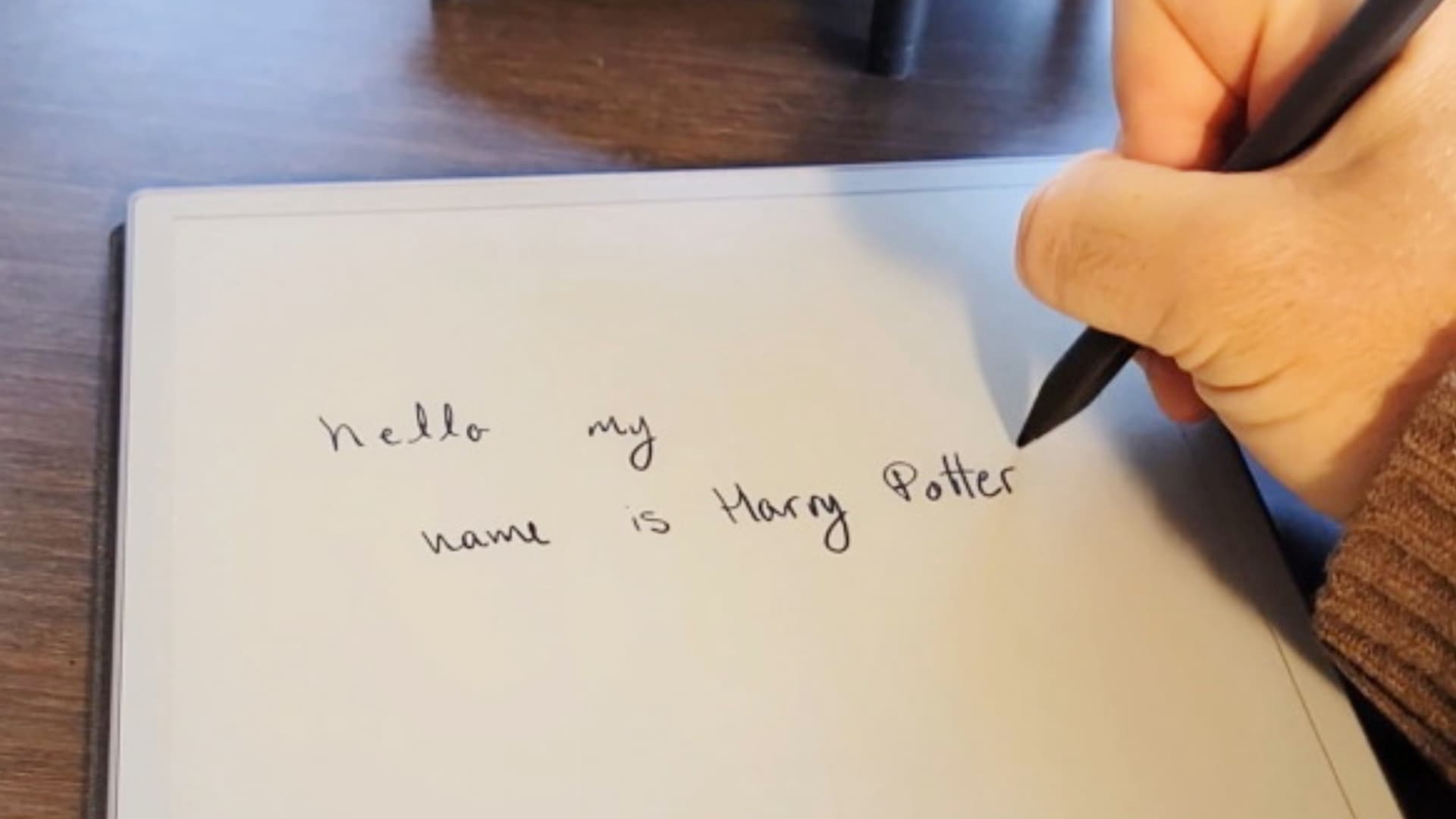 AI deník Harryho Pottera | Zdroj: Maxime Rivest / X